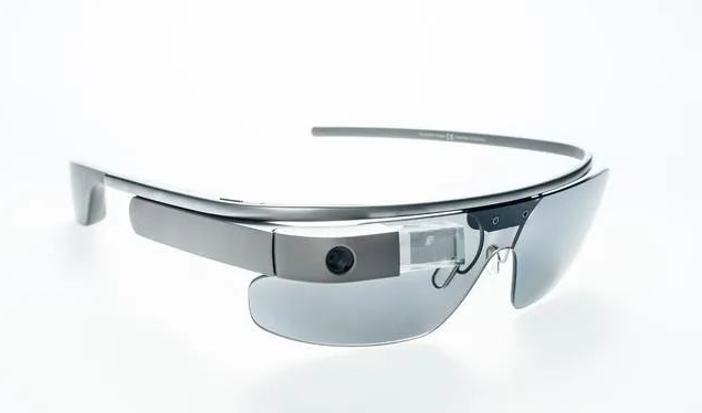 VR跟AR有什么区别？发展到哪步，AR眼镜在我们生活中能做什么？